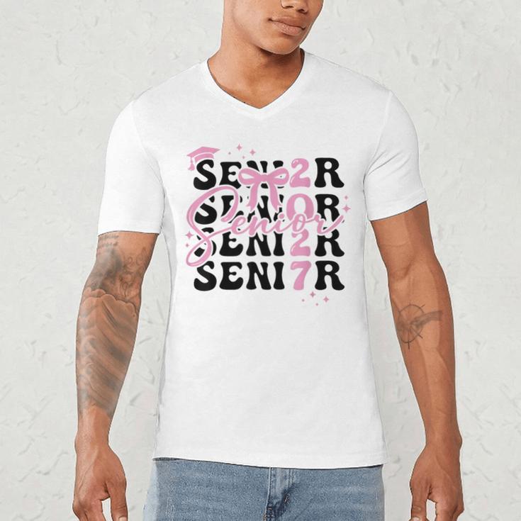 Senior 2027 Class Of 2027 Coquette Pink Bow Graduation 2027 Men's V-Neck T-Shirt