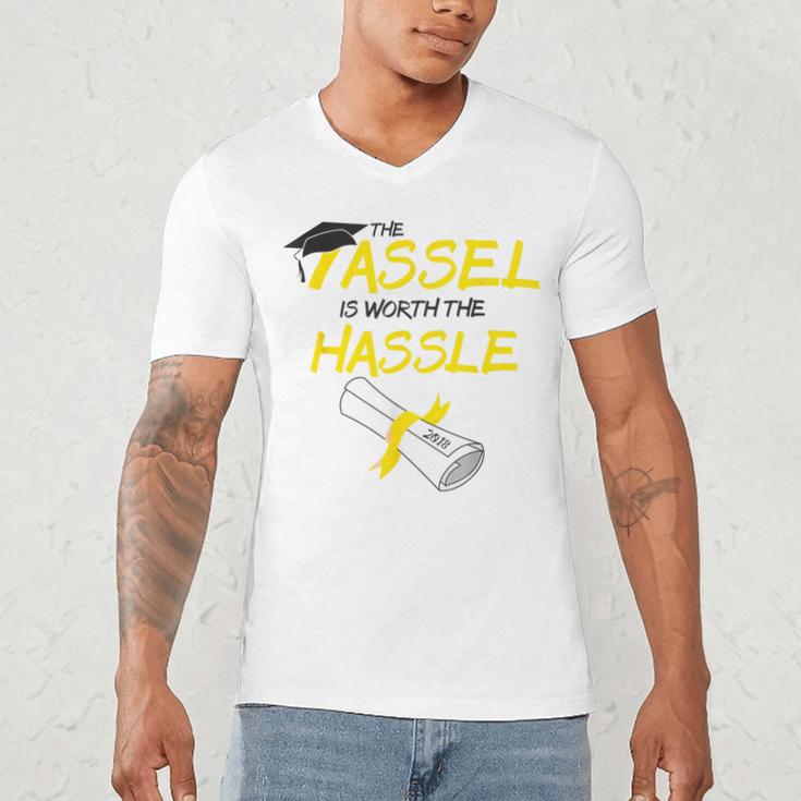 Tassel Worth The Hassle 2018 Graduation Quote Ylw Men's V-Neck T-Shirt