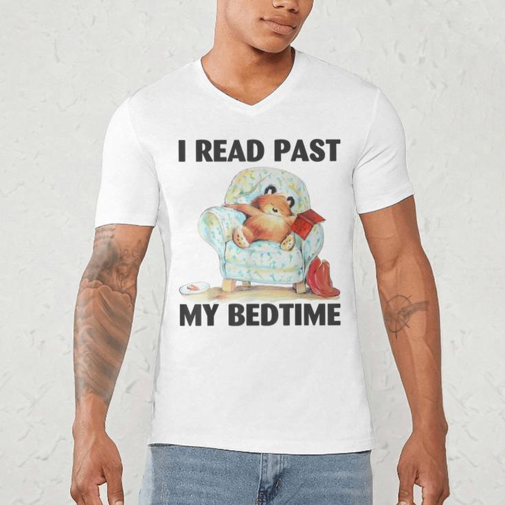 Vintage I Read Past My Bedtime Cute Sleeping Bear Book Lover Men's V-Neck T-Shirt