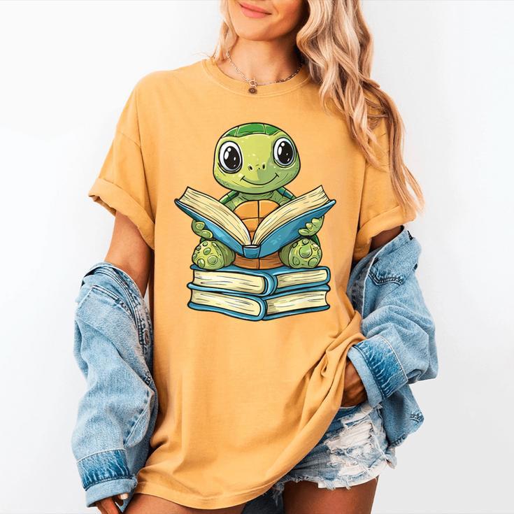 Adorable Turtle Reading Books Women's Comfort Colors T-Shirt