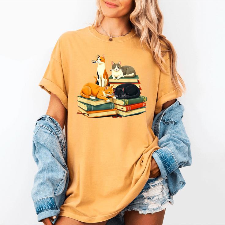 Bookish Cat Lover Cute Reading Squad Books & Kittens Love Women's Comfort Colors T-Shirt