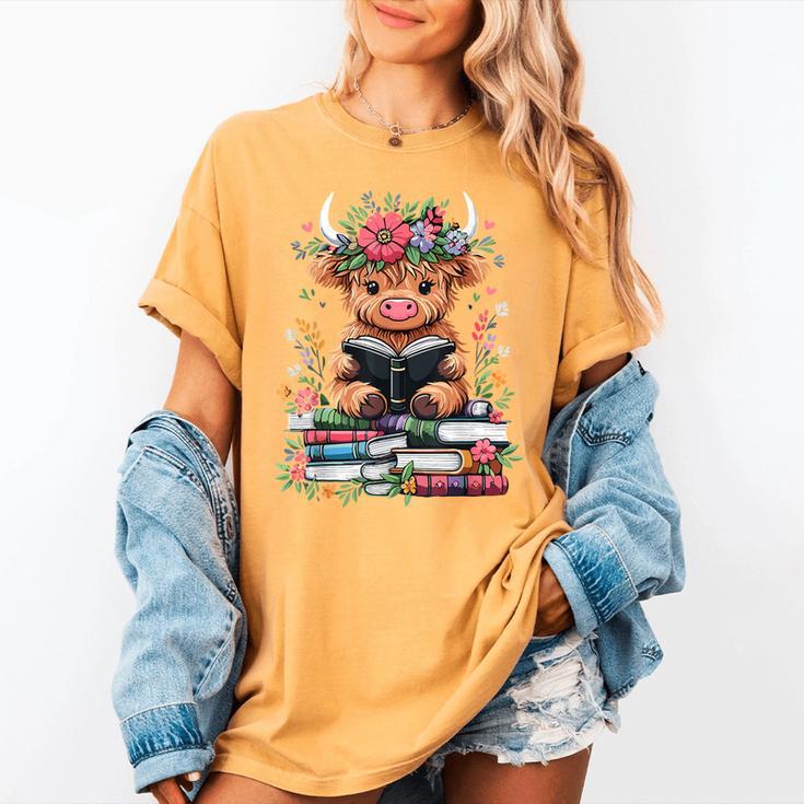 Bookworm Cute Baby Highland Cow Reading Book Women's Comfort Colors T-Shirt Bookworm Cute Baby Highland Cow Reading Book Women's Comfort Colors T-Shirt