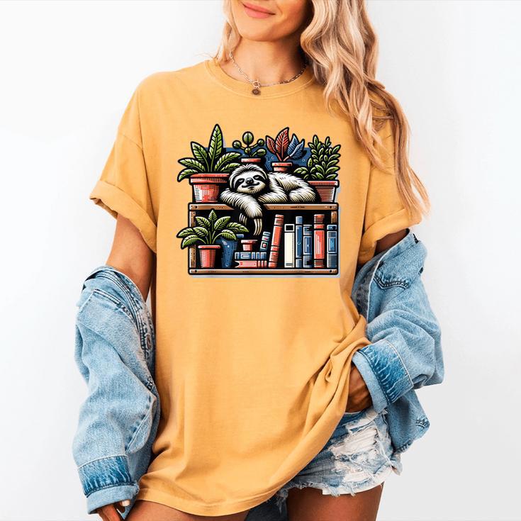 Cosy Sloth In Bookshelf With Plants Women's Comfort Colors T-Shirt