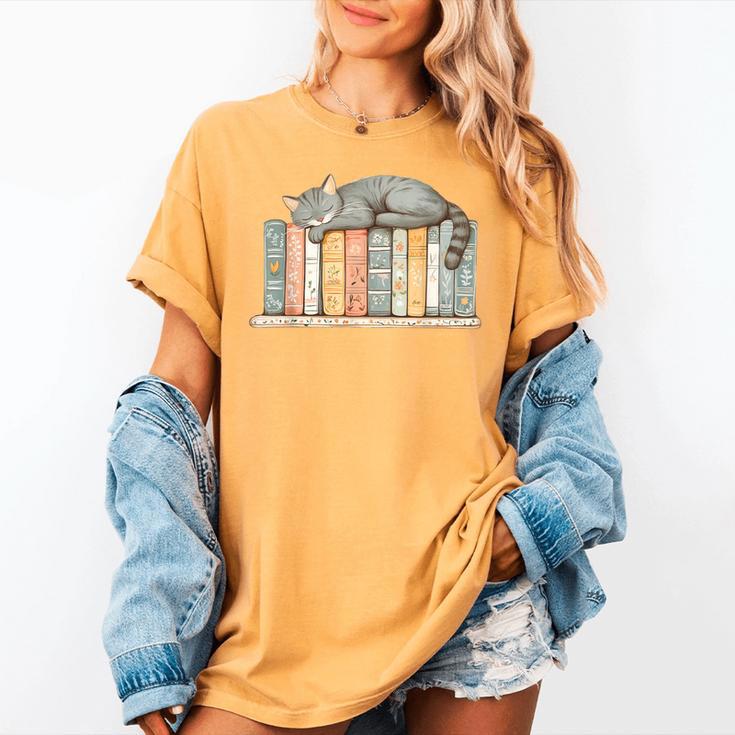Cute Cat Sleeping On Books Women's Comfort Colors T-Shirt