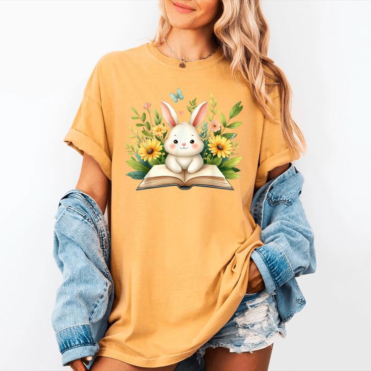 Cute Rabbit And Book Women Girls Reading Book Rabbit Lover Women's Comfort Colors T-Shirt
