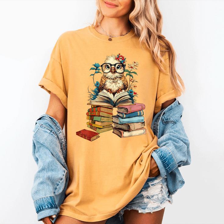 Cute Reading Chicken With Glasses Books Bookworm Reader Book Women's Comfort Colors T-Shirt