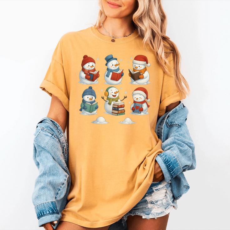 Cute Snowman Reading Books Christmas Winter Book Lover Women's Comfort Colors T-Shirt