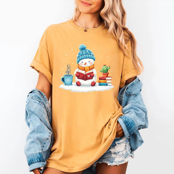 Cute Winter Cozy Snowman Reading Book Lovers Xmas Snowman Women's Comfort Colors T-Shirt