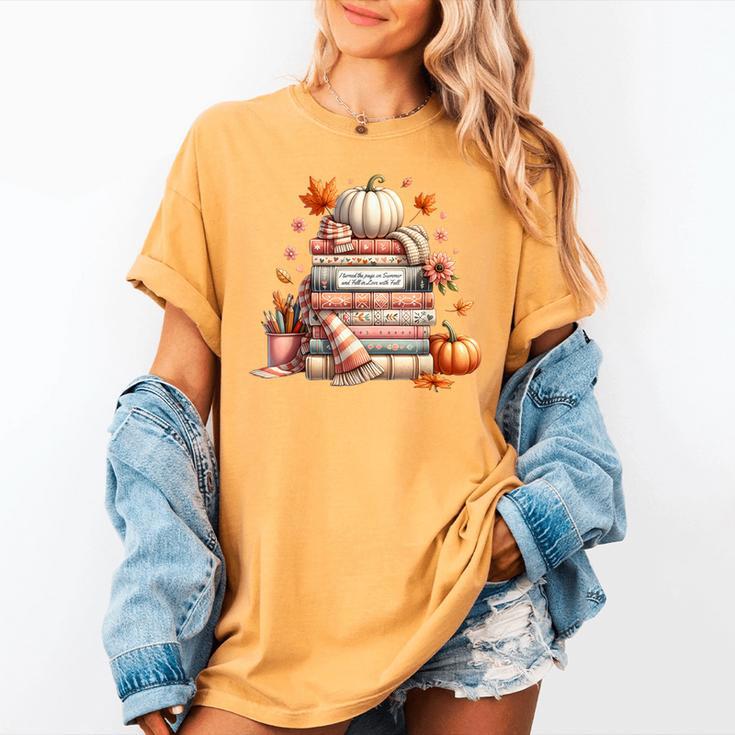 Fall Colors s I Love Fall s Books & Pumpkins Women's Comfort Colors T-Shirt