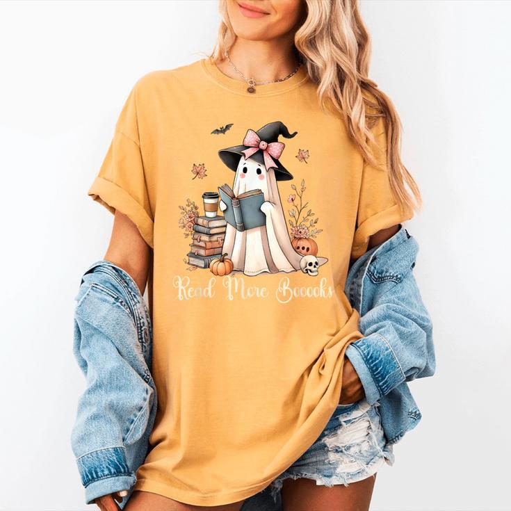 Ghost Reading Book Coquette Bow Halloween Girl Kid Teacher Women's Comfort Colors T-Shirt