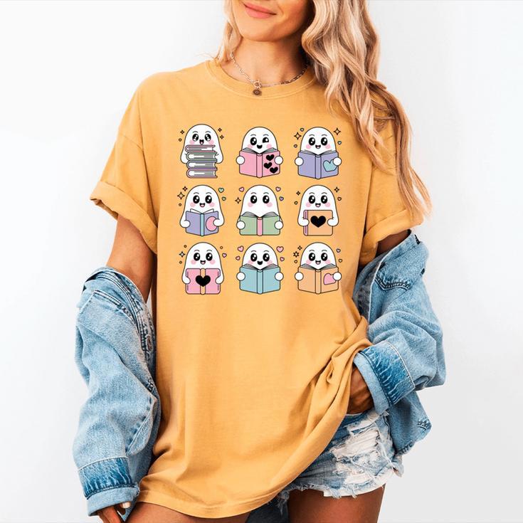 Halloween Ghosts Reading Books Pattern Spooky Kawaii Anime Women's Comfort Colors T-Shirt