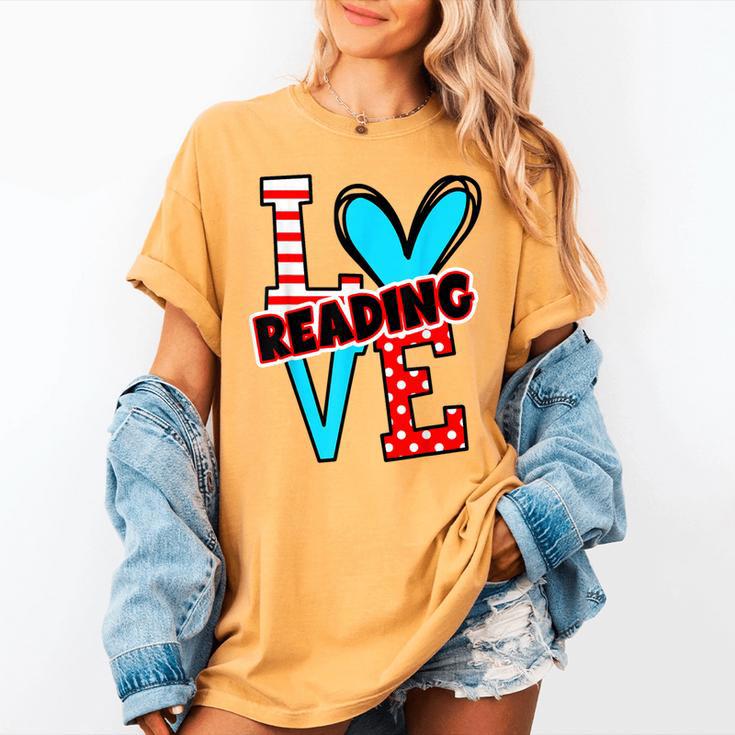 I Heart Books Love Reading Red And Stripe Animated Cat For Men Women Girls Kids Women's Comfort Colors T-Shirt