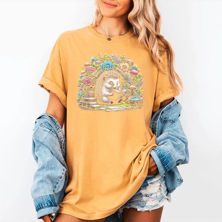Hedgehog Reading Book Lake Scenery Reading Women's Comfort Colors T-Shirt