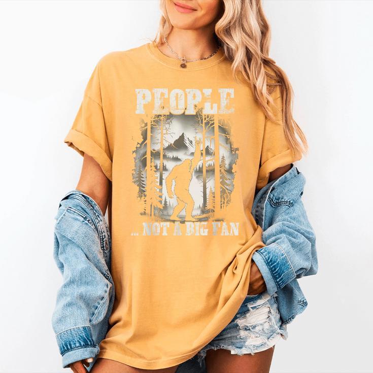 Introvert Bigfoot People Not A Big Fan Dad Joke Women's Comfort Colors T-Shirt