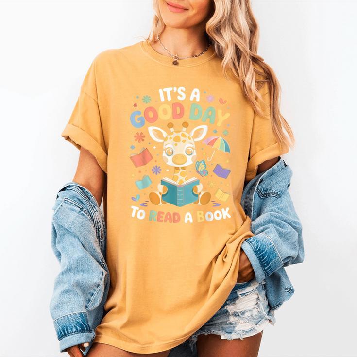It's a Good Day To Read a Book Cute Giraffe Women's Comfort Colors T-Shirt