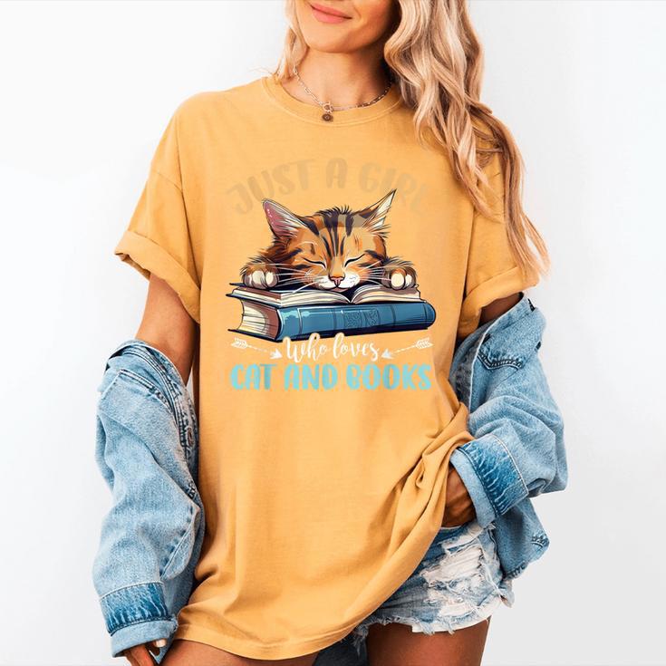 Just a Girl Who Loves Cats And Books Kitties Pet Art Lover Women's Comfort Colors T-Shirt
