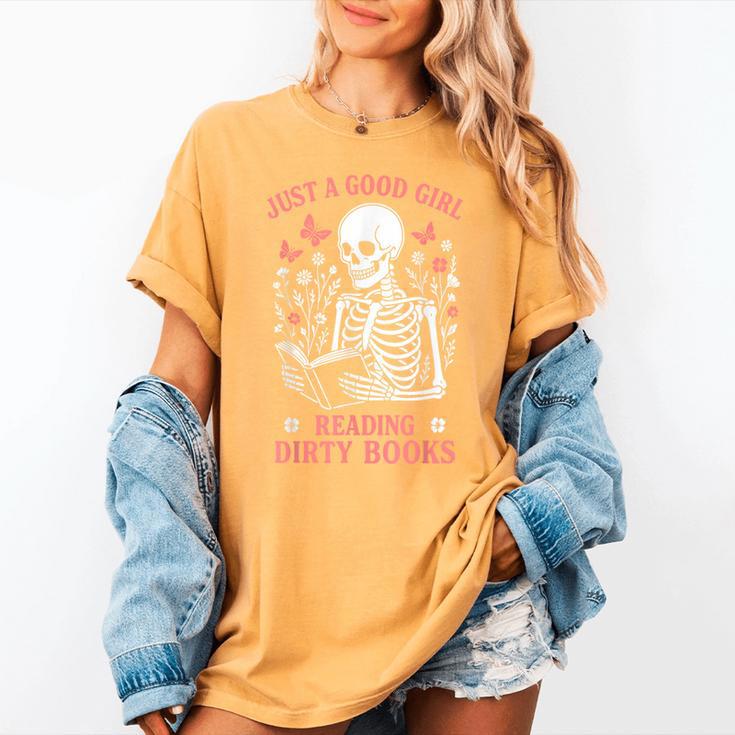 Just A Good Girl Reading Dirty Books Dark Romance Women's Comfort Colors T-Shirt