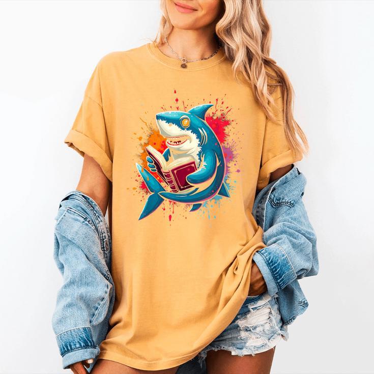 Kawaii Shark Reads Book Reading Library Book Bookworm Women's Comfort Colors T-Shirt