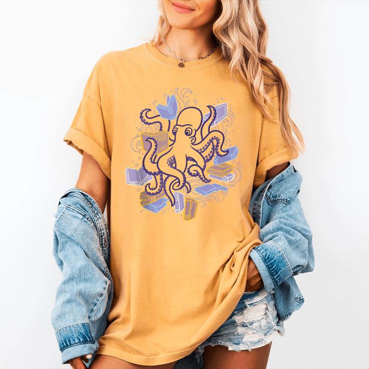 Octopus Book Reader Women's Comfort Colors T-Shirt