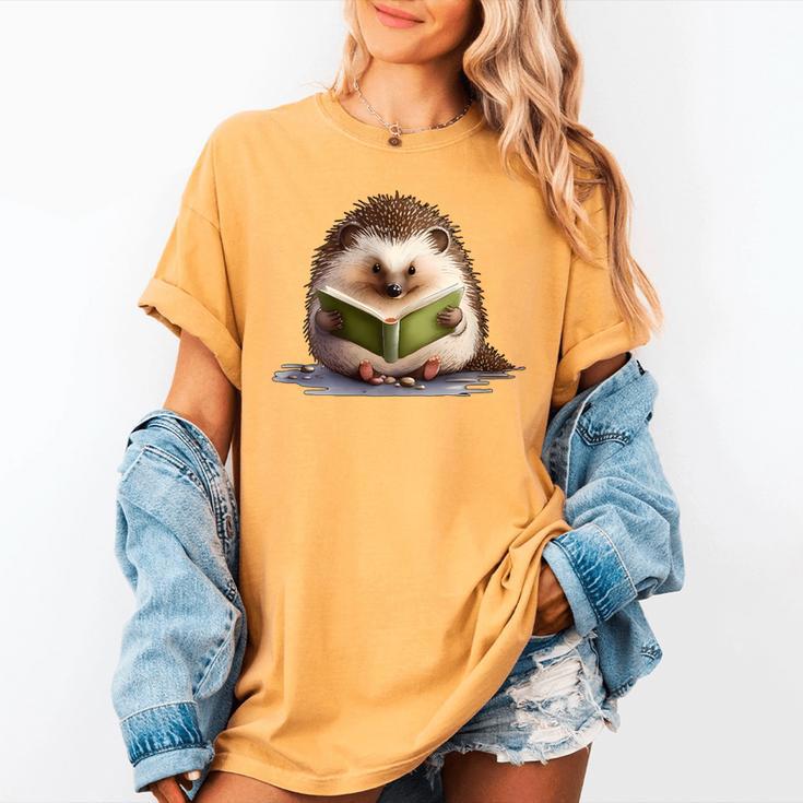 Porcupine Reading Book Hedgehog Book Lover Women's Comfort Colors T-Shirt
