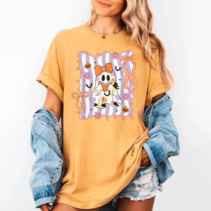 Preppy Coquette Bow Ghost Reading Books Halloween Book Women's Comfort Colors T-Shirt