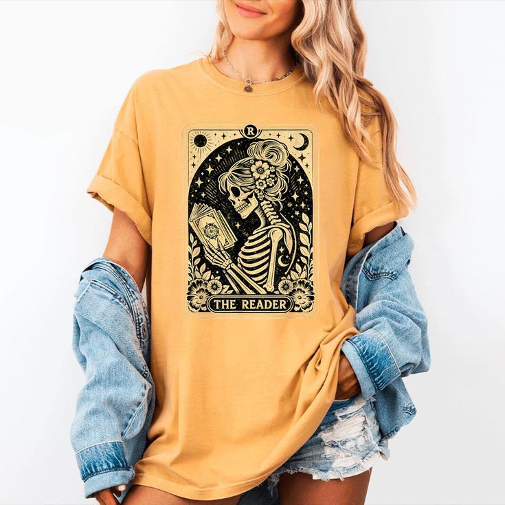 The Reader Tarot Card Book Lover Skeleton Reading Book Women's Comfort Colors T-Shirt
