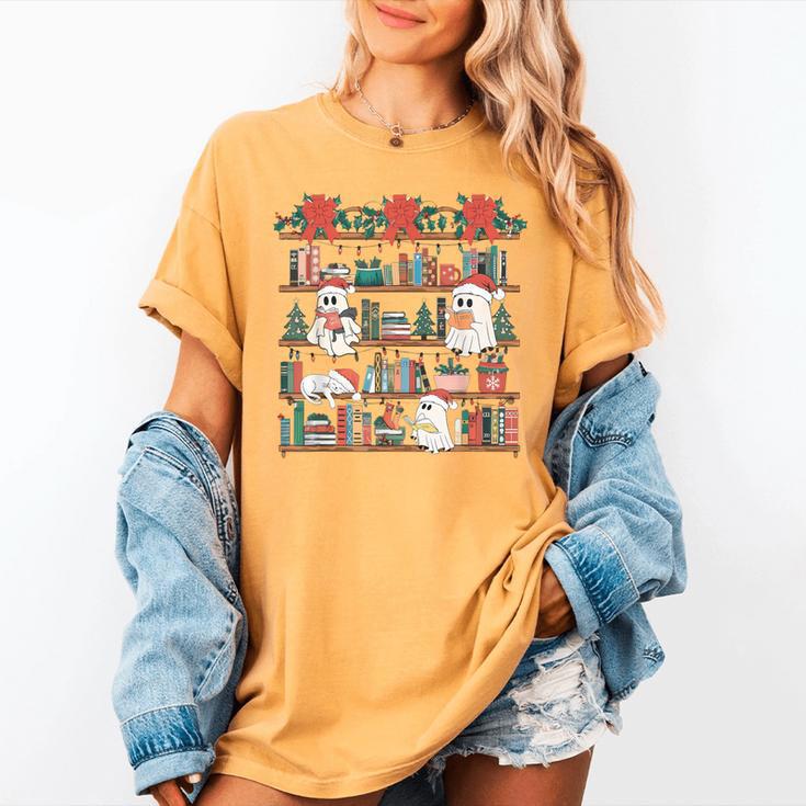 Retro Ghost Reading Book Teacher Librarian Bookish Christmas Women's Comfort Colors T-Shirt