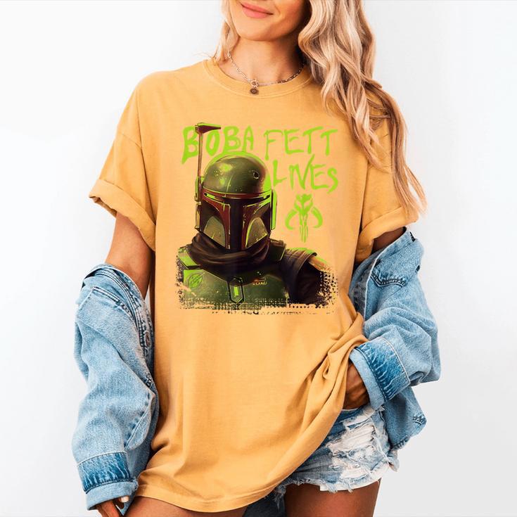 Star Wars The Book Of Boba Fett Neon Boba Fett Lives Poster Women's Comfort Colors T-Shirt