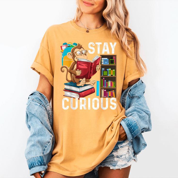 Stay Curious Monkey Reading Book Lover Bookworm Women's Comfort Colors T-Shirt