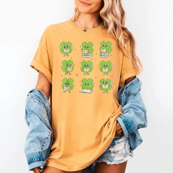 Teacher Reading Shamrock St Patrick’s Day Book Lover Kids Women's Comfort Colors T-Shirt
