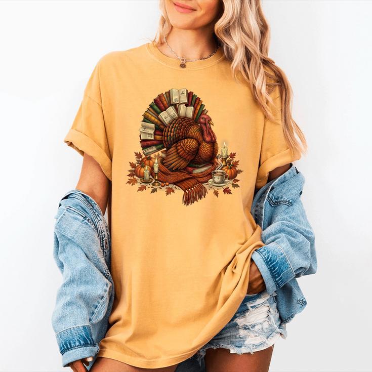 Turkey Reading Books Fall Season Thanksgiving Teacher Book Women's Comfort Colors T-Shirt