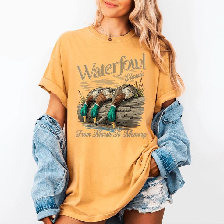 Waterfowl Classic Duck Hunting Marsh To Memory Mallard Women's Comfort Colors T-Shirt