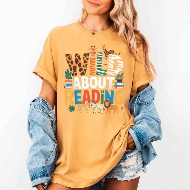 Wild About Reading Zoo Animals Books Reader Lover Women's Comfort Colors T-Shirt