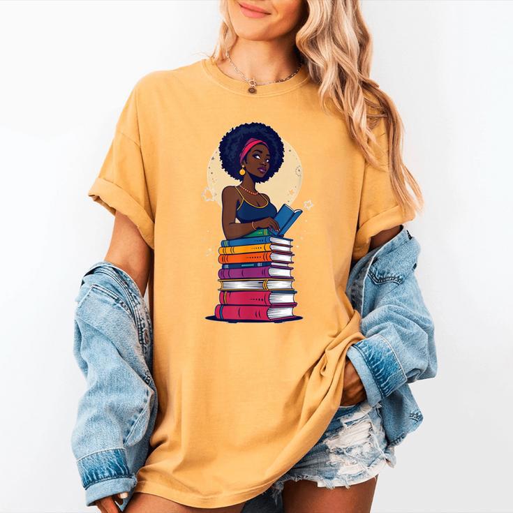 Woman And Books Stack Afro Girl Reading Lover Women's Comfort Colors T-Shirt