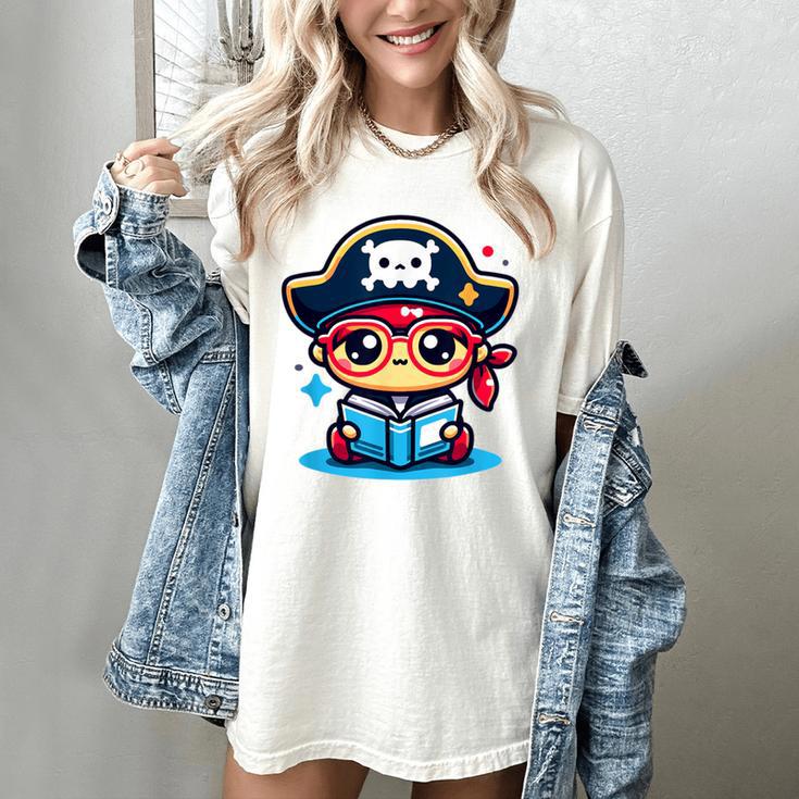 Adorable Book Lover Pirate With Reading Glasses Cute Women's Comfort Colors T-Shirt