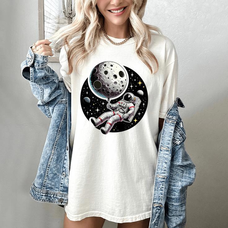 Astronaut Aesthetic Holding Moon Balloon Planets Introvert Women's Comfort Colors T-Shirt