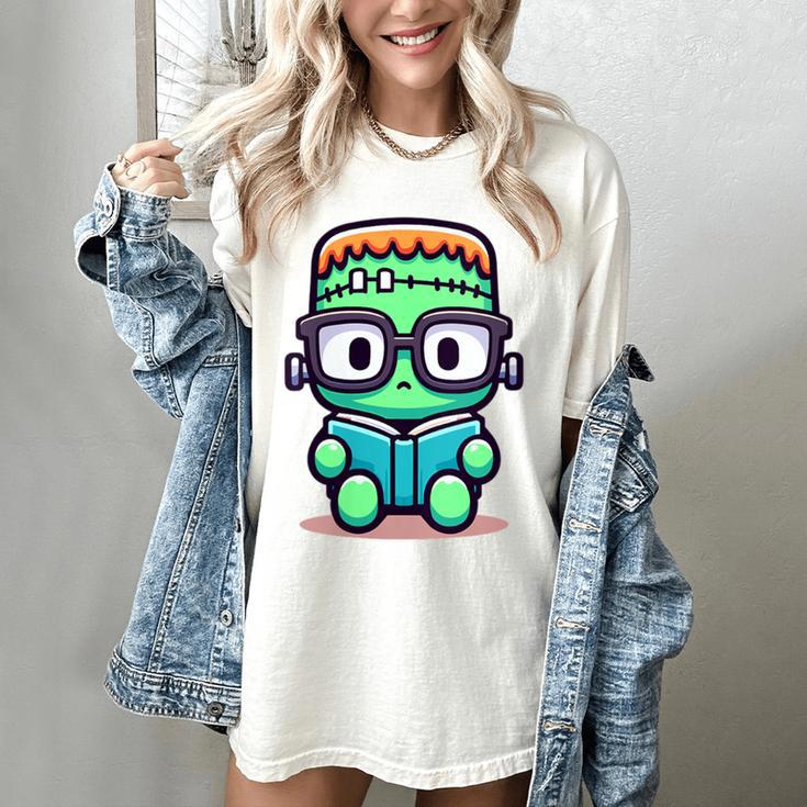 Book Lover Frankenstein's Monster With Reading Glasses Women's Comfort Colors T-Shirt