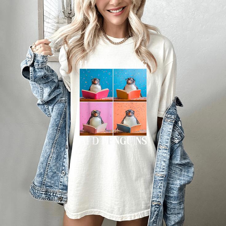Cute Penguin Reading Book School Librarian Teacher Student Women's Comfort Colors T-Shirt