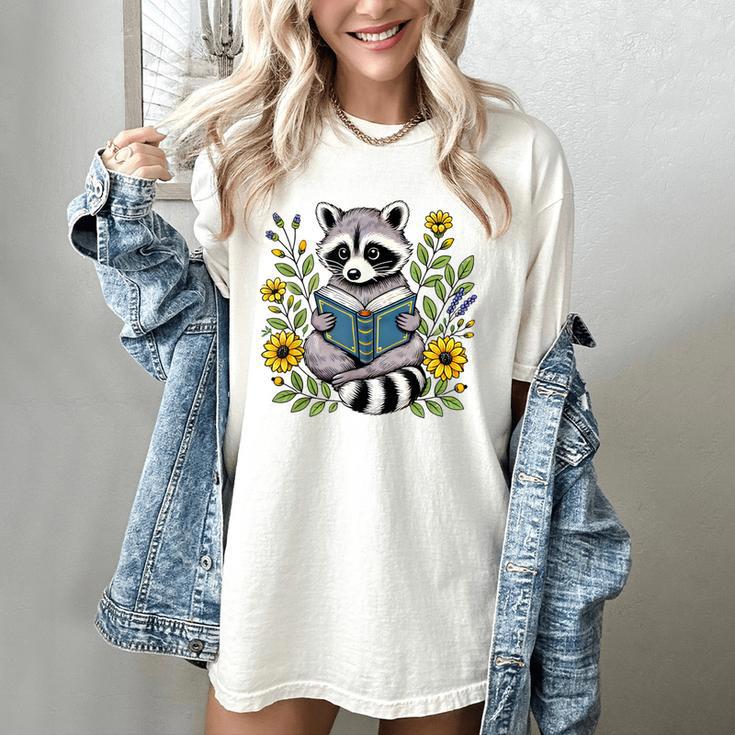 Cute Raccoon Reading Book Flowers Women's Comfort Colors T-Shirt