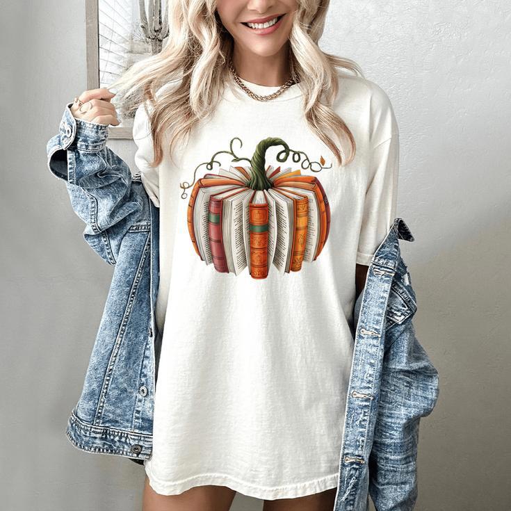 Fall Book Pumpkin Halloween Teacher Librarian Thanksgiving Women's Comfort Colors T-Shirt