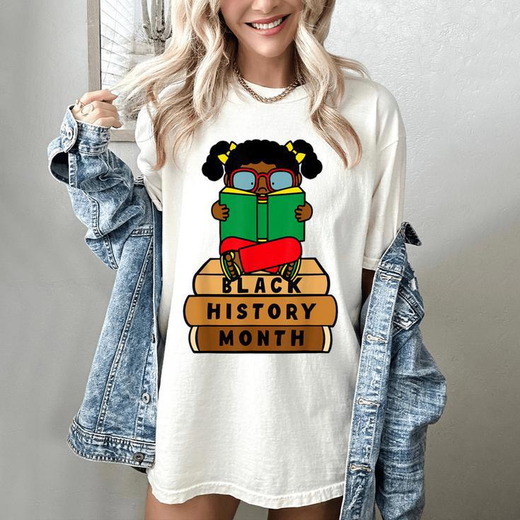 Girl Kid Reading Book Black History Month Bookworm Women's Comfort Colors T-Shirt