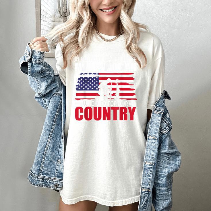 In Memory Of The Brave Man & Woman Memorial Day Women's Comfort Colors T-Shirt