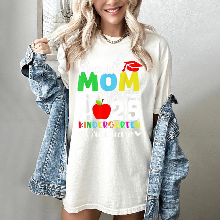 Graduation Proud Mom Of 2025 Kindergarten Graduate Women's Comfort Colors T-Shirt