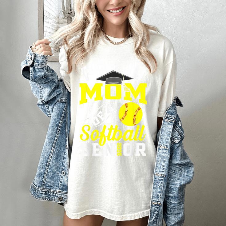 Proud Mom Of a Softball Senior Class Of 2026 Graduation Women's Comfort Colors T-Shirt