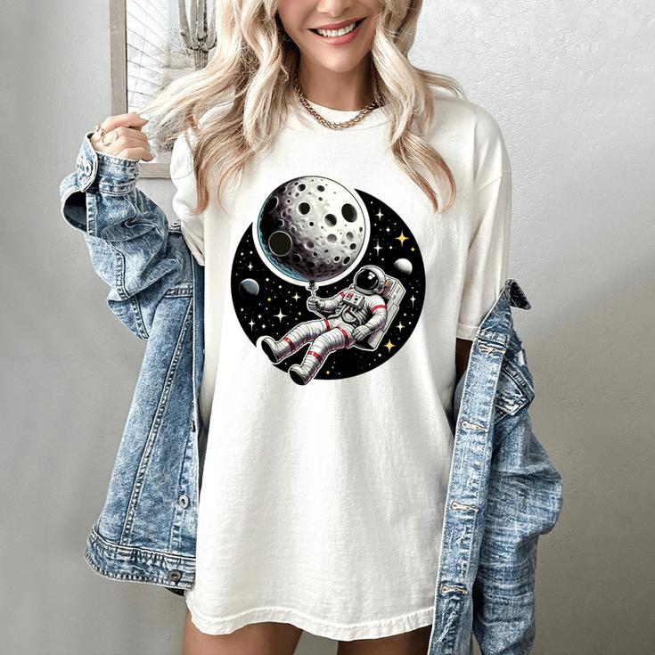 Astronaut Aesthetic Holding Moon Balloon Planets Introvert Women's Comfort Colors T-Shirt