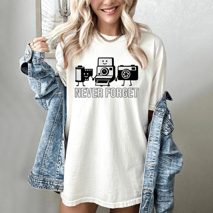 Never Forget Retro Camera Photography Nostalgia Premium Tri-Blend Women's Comfort Colors T-Shirt