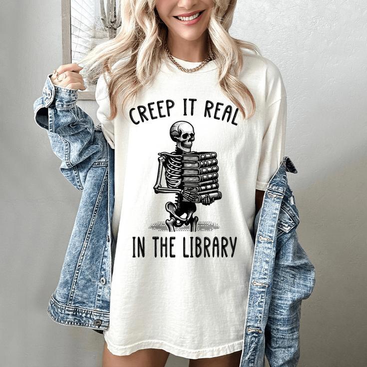 Halloween Skeleton Pun Book Lover Library Joke Women's Comfort Colors T-Shirt