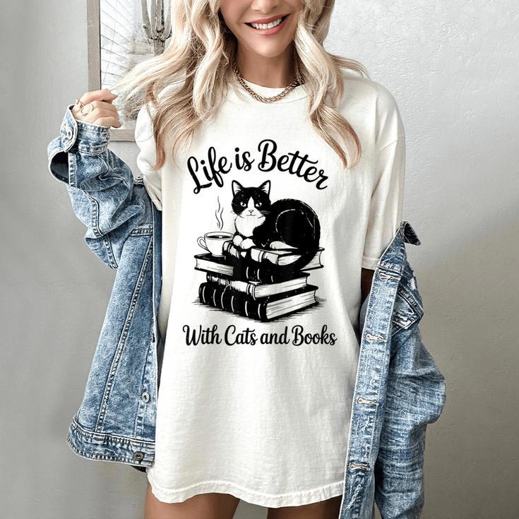 Life Is Better With Cats & Books Tuxedo Cat Mom Women Women's Comfort Colors T-Shirt