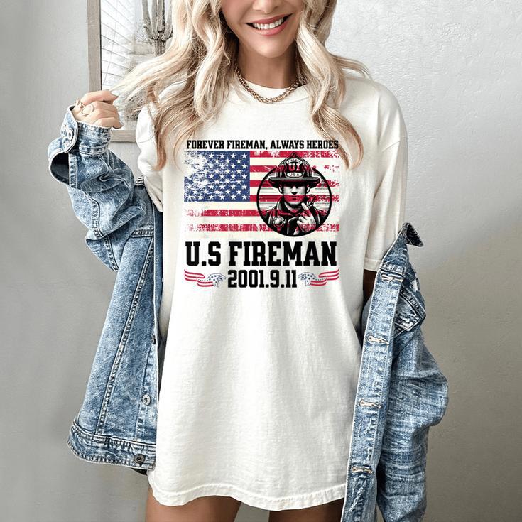 In Memory And Honor Of Firefighters Remembering 911 Women's Comfort Colors T-Shirt
