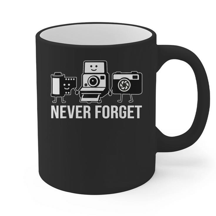 Never Forget Retro Camera Photography Nostalgia Graphic Print Coffee Mug